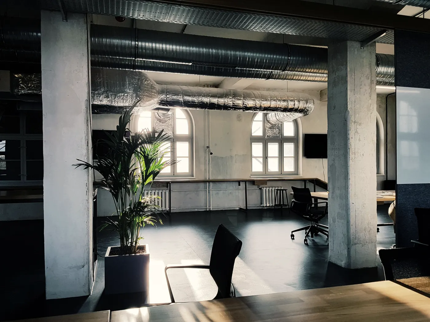 Planta de oficinas sin pilares.